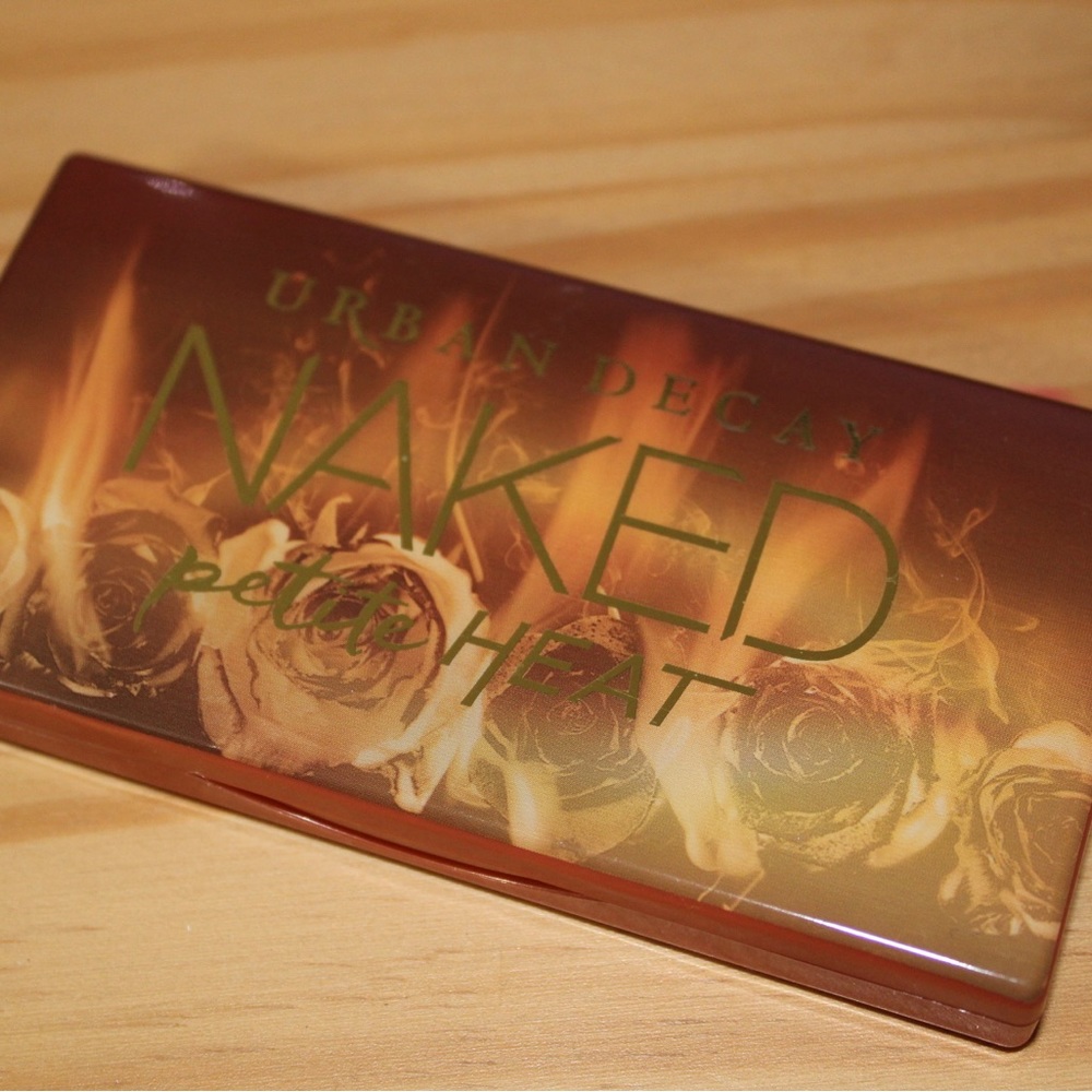 Urban Decay Petite Heat palette